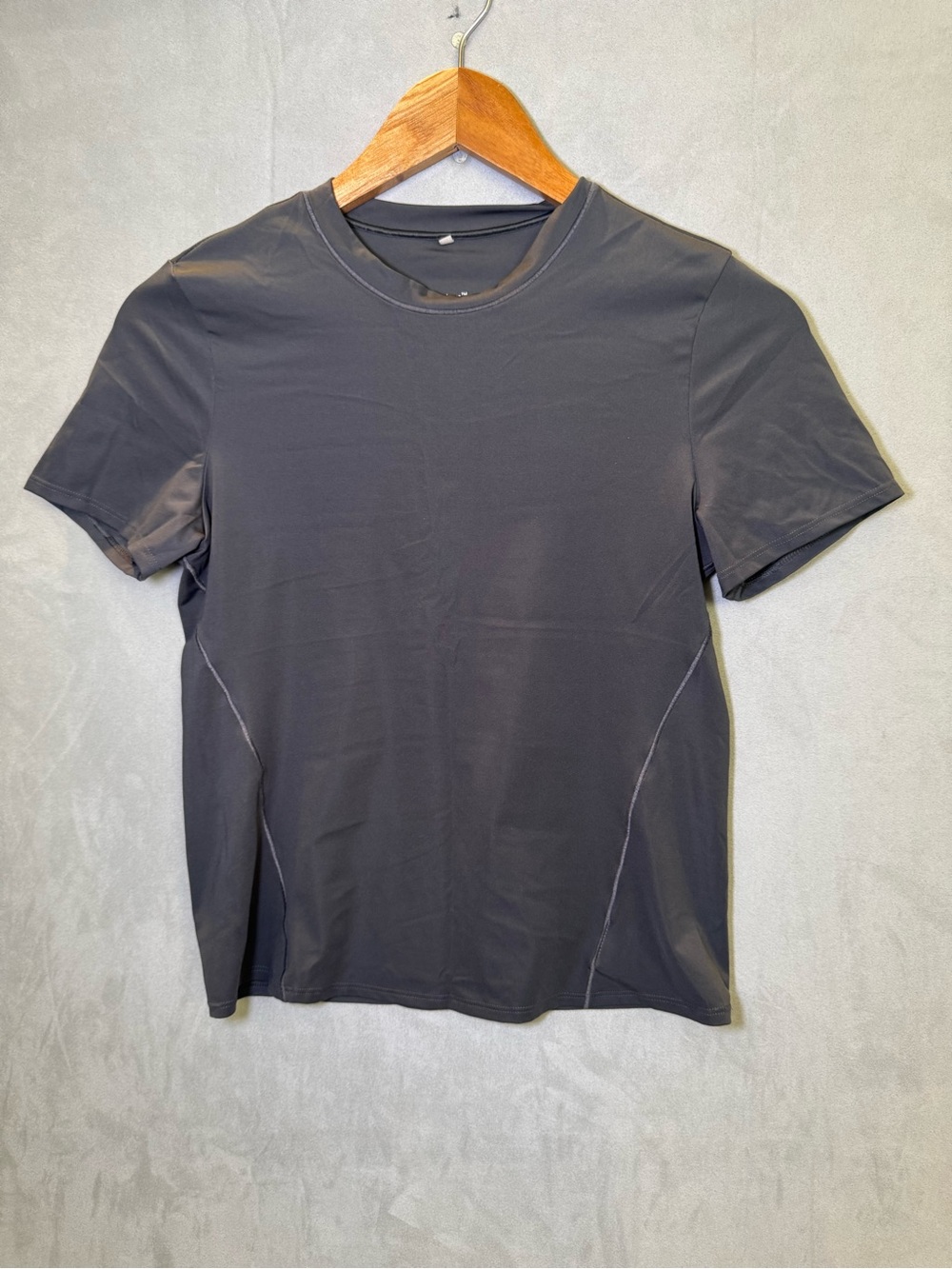H&M Move DryMove Athletic Top M Gray Stretch Performance Workout Running Tee